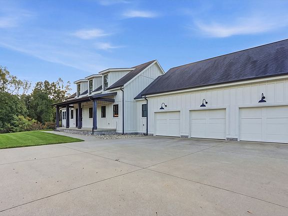 4th image of 1831 Sugar Ridge Rd