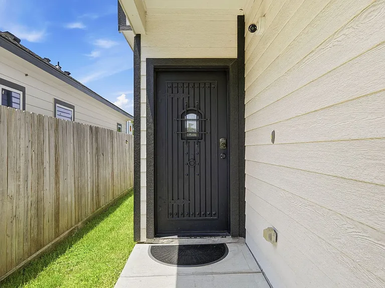 8419 Observatory St — Photo 3