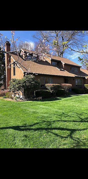 2nd image of 50 Cronin Hill Rd