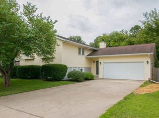 1021 Sandusky Dr, Iowa City, IA 52240