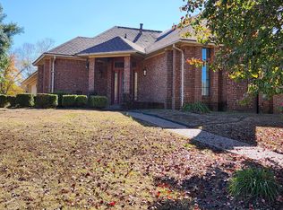 2200 Wyndermere Way, Fort Smith, AR 72903