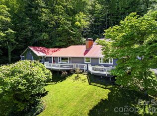 75 Old Lakey Gap Rd, Black Mountain, NC 28711