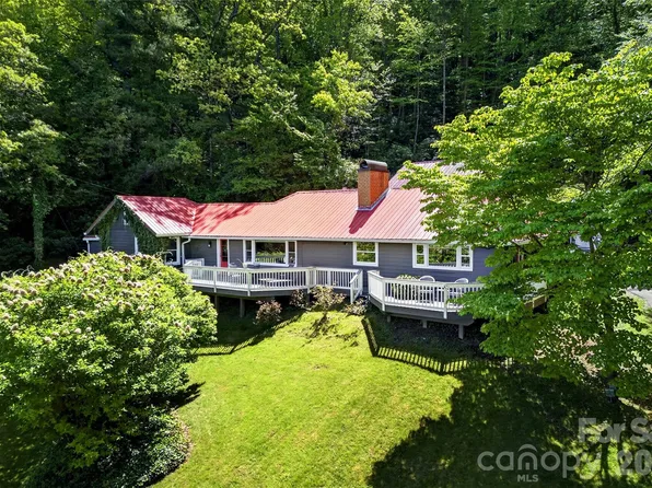 75 Old Lakey Gap Rd, Black Mountain, NC 28711