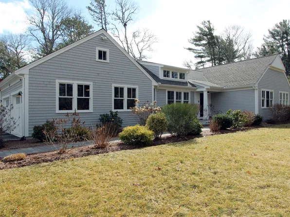 10 Arbutus Path, East Falmouth, MA 02536