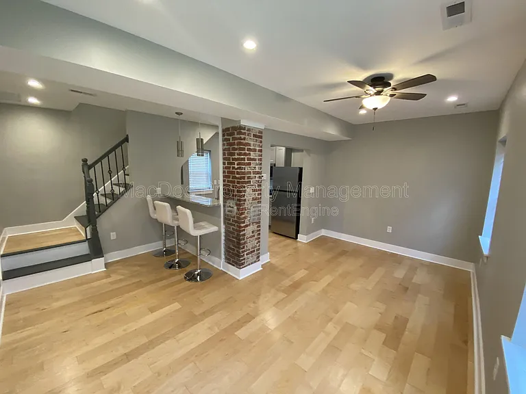 1115 Winchester St #C — Photo 3