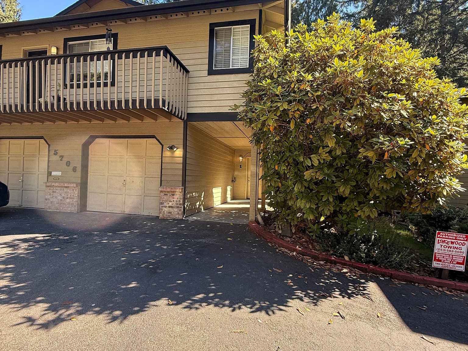 2 bed, 2.5 bath, 1125 sqft, $2,400 — Photo 1