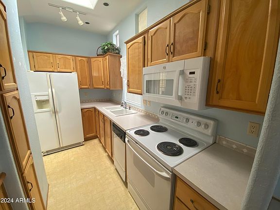 5th image of 17200 W BELL Road #1476