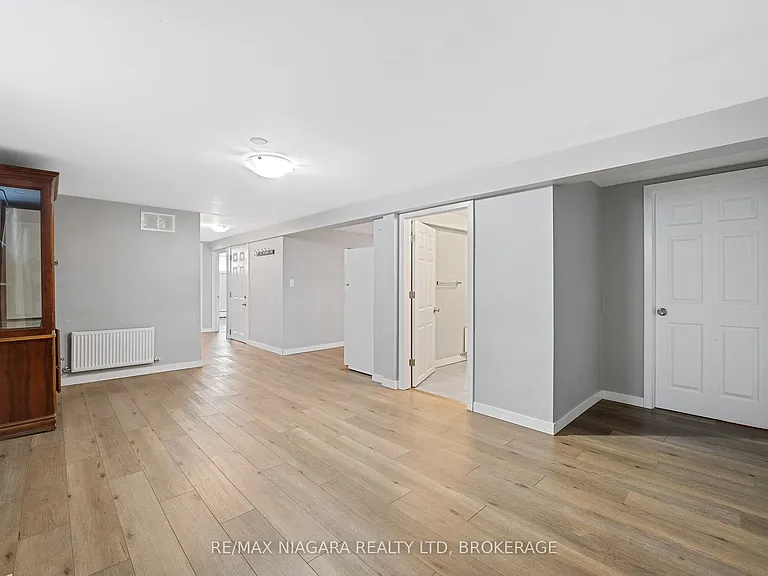 34 Saint George St #BASEMENT — Photo 9