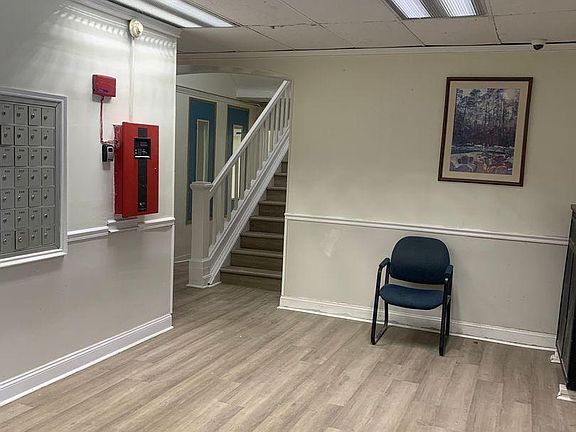 4th image of 11118 W Clinton Ave #105