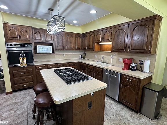 4th image of 29210 Geraldine Ct