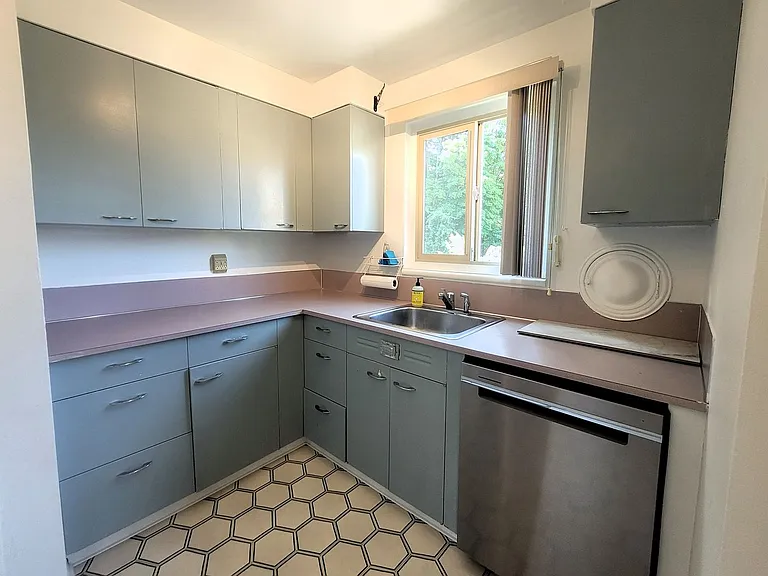 901 N Forest St #117 — Photo 14