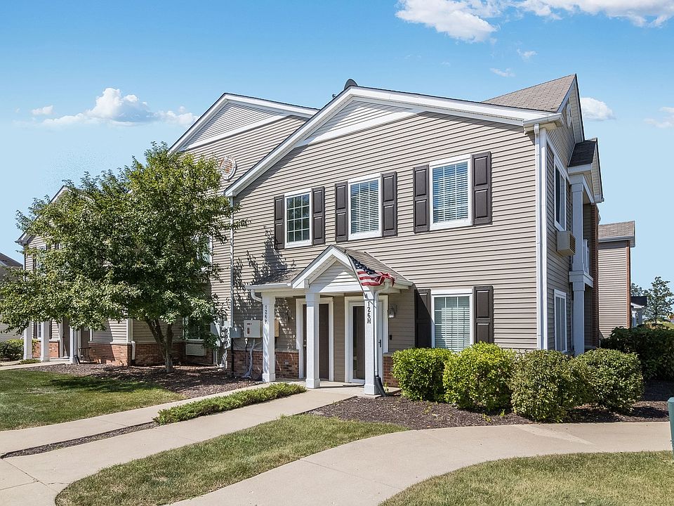 2nd level, 2 bed, 2 bath