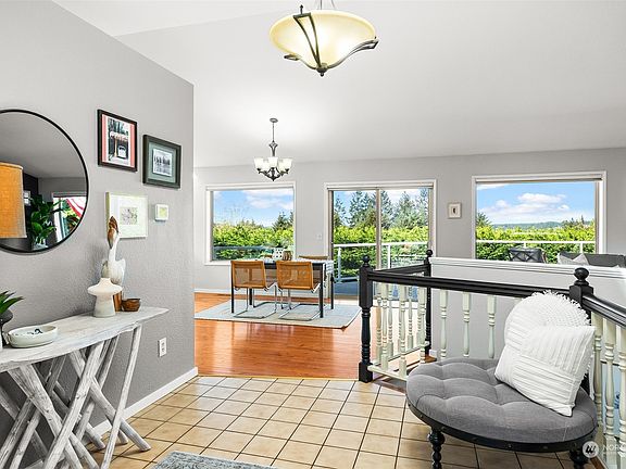5th image of 11110 66th Avenue Ct NW