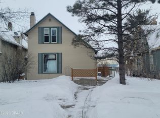 1008 University Ave, Grand Forks, ND 58203