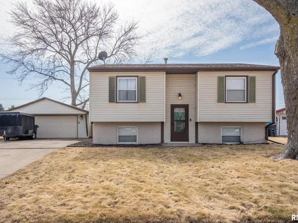 312 19th Avenue Ct W, Milan, IL 61264