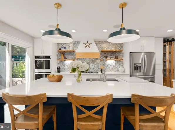 2429 Alsop Ct, Reston, VA 20191