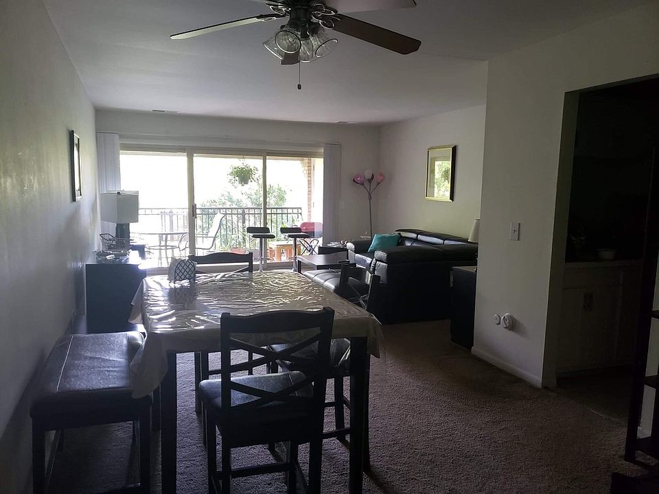 1st image of 2481 Lancashire Dr APT 2B