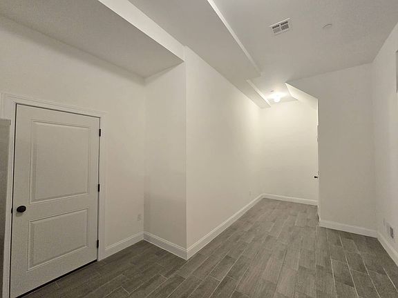 4th image of 136 Beach St #Ll