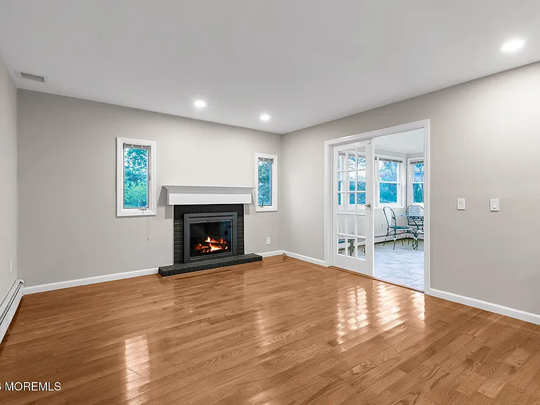 453 Milton Ave — Photo 17