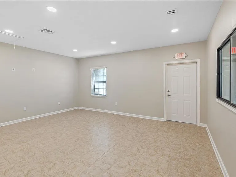 299 Rita Dr — Photo 10