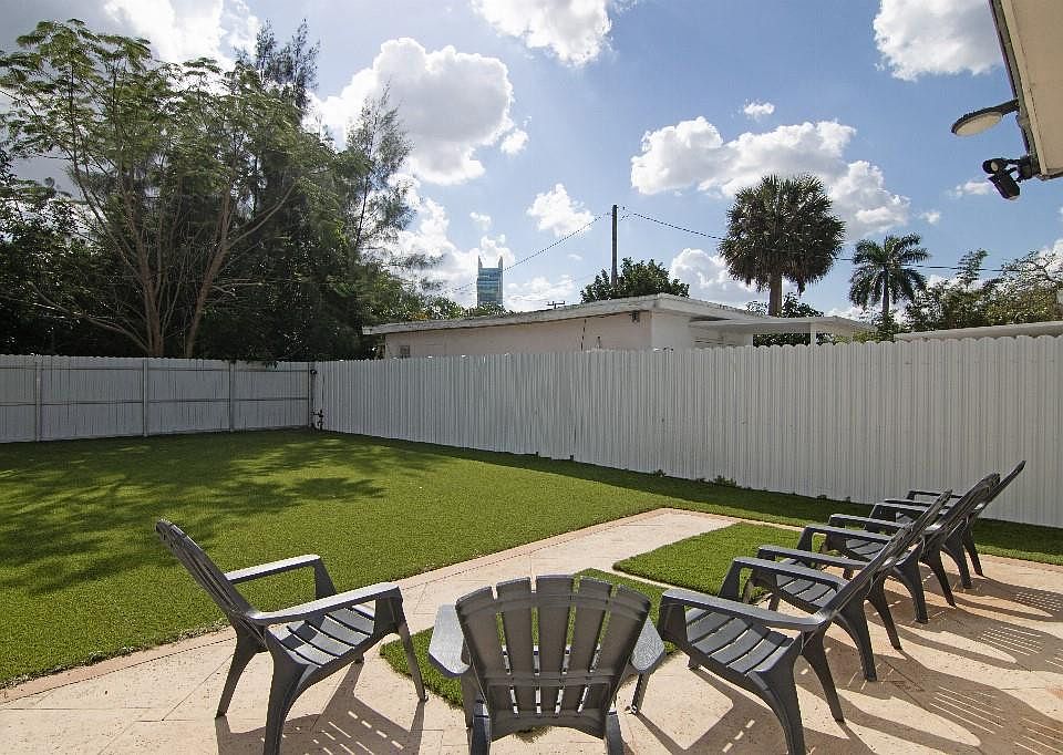 1st image of 4416 SW 52nd Street