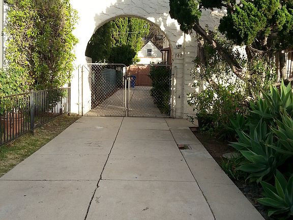 4th image of 748 N Kilkea Dr