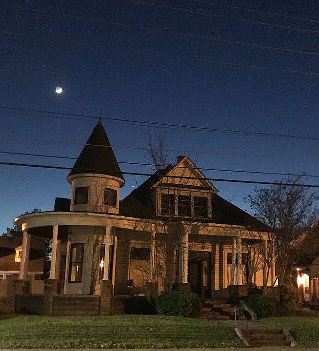 1st image of 303 N Washington Ave