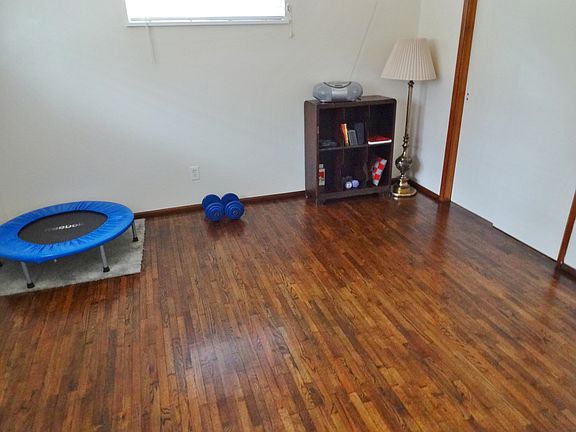 5th image of 3615 Sunset Dr W