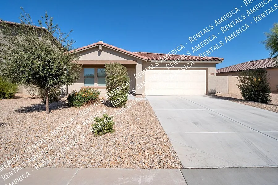 4 Bedroom home w/beautiful Floor Plan — Photo 1