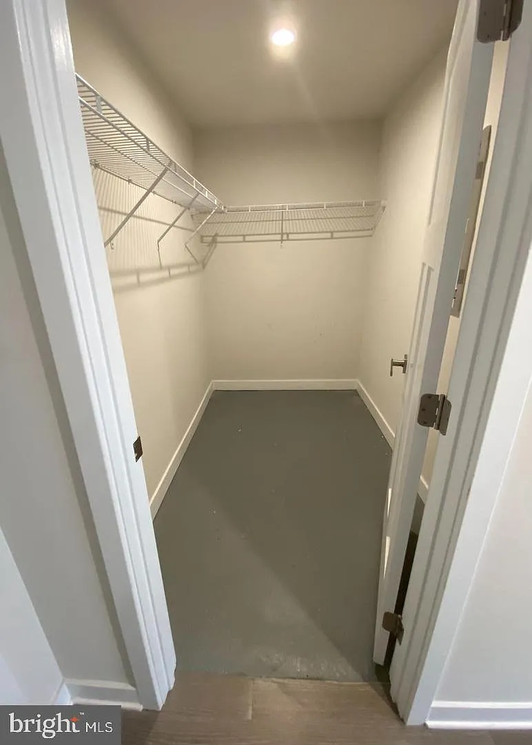 3 bed, 2.5 bath, 2370 sqft, $3,500 — Photo 4