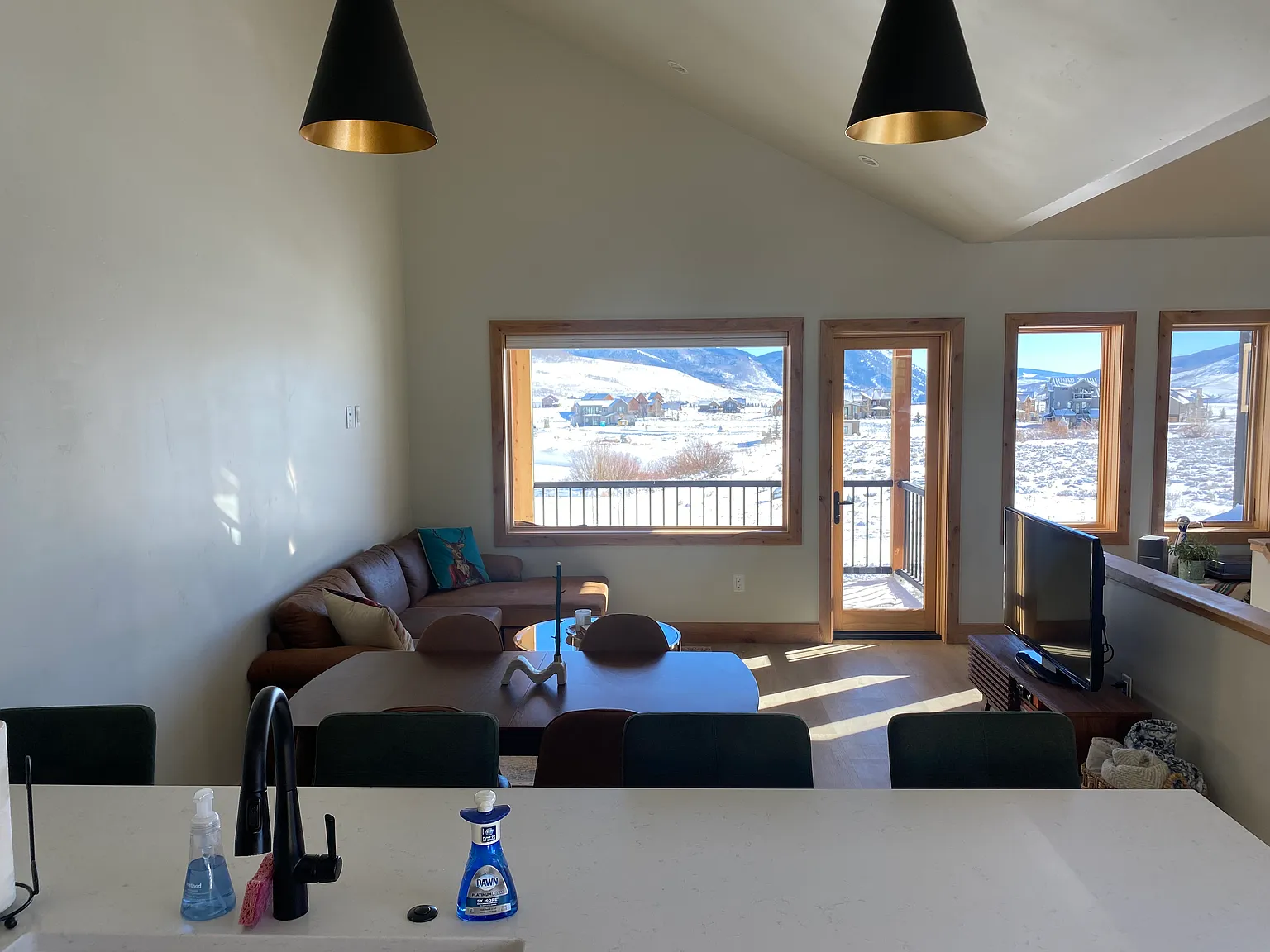 2 bed, 1000 sqft, $4,400 — Photo 4