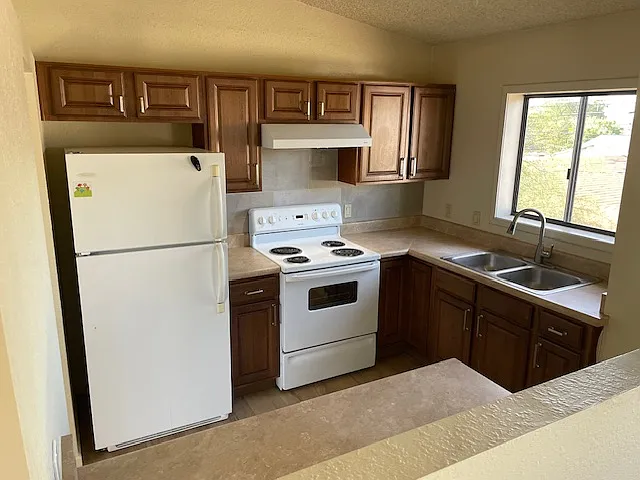 2 bed, 800 sqft, $1,450 — Photo 2