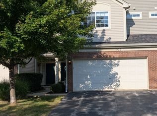 952 Tanager Ct, Lombard, IL 60148