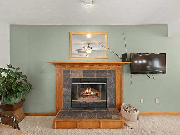 3rd image of 487 Sunrise Cir