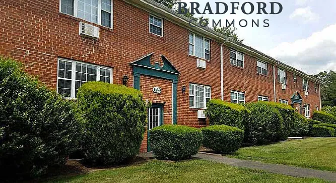 Bradford Commons Apartments — Photo 2