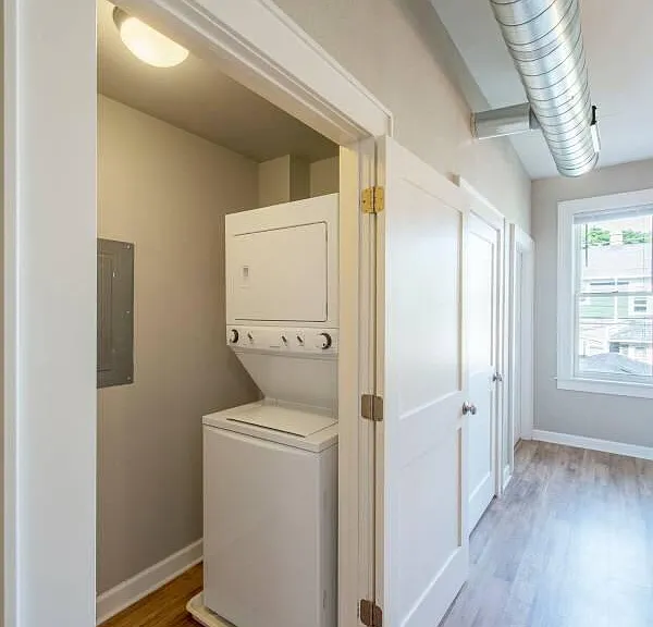 2507 S Howell Ave — Photo 5