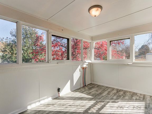 5th image of 2209 Parkway Dr