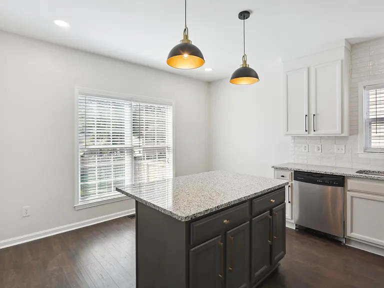 1579 Liberty Ave SE — Photo 12