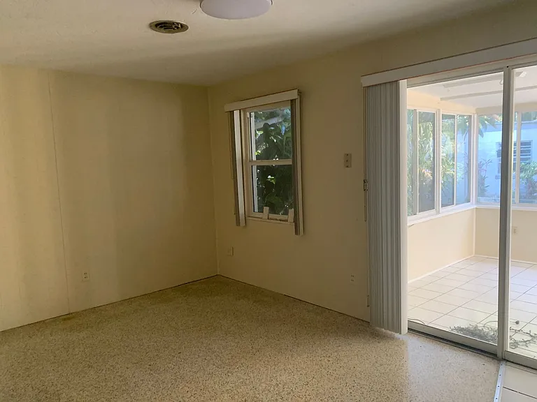 718 Jane Ave — Photo 3