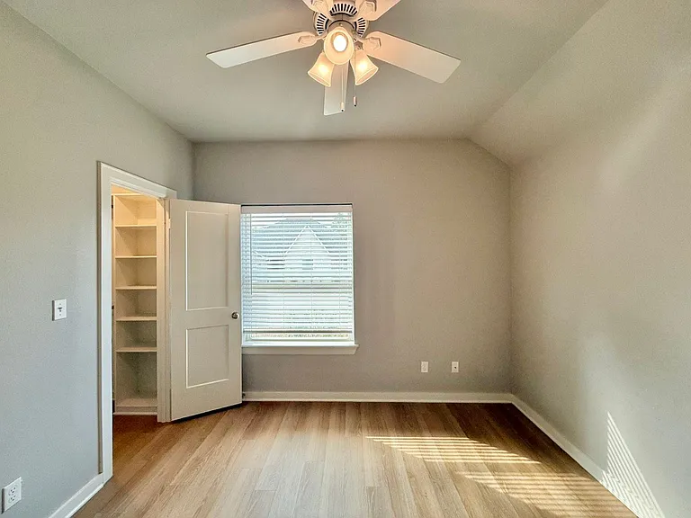 4822 FM 346 E — Photo 13