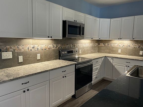 3rd image of 1309 Frankie Ln