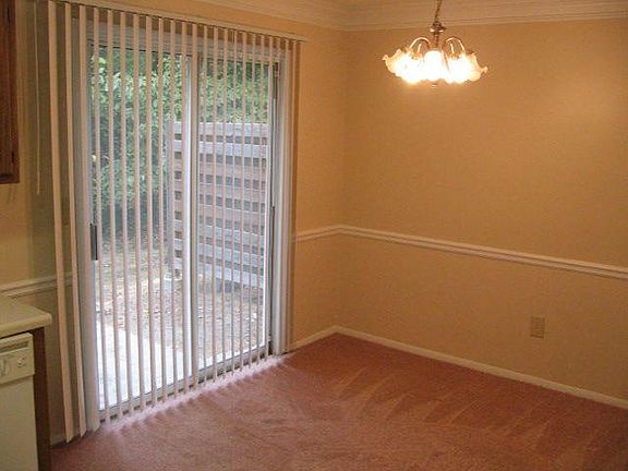 4th image of 2980 Spruce Cir