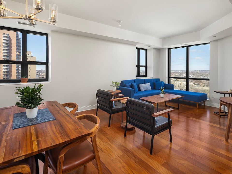 1st image of 100 3rd Ave S Unit 1704