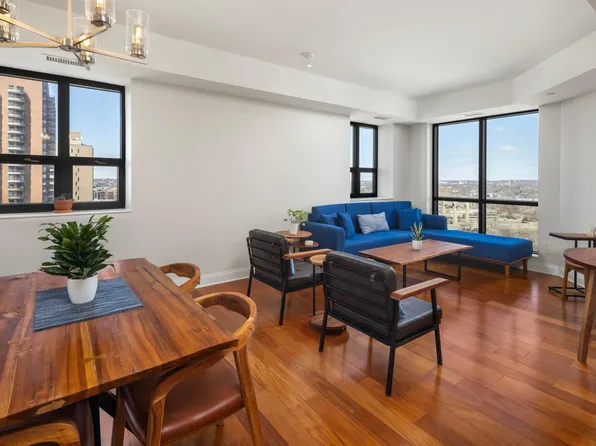 100 3rd Ave S Unit 1704, Minneapolis, MN 55401