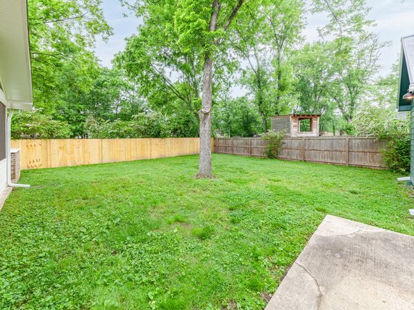 8005 Sawyer Brown Rd, Nashville, TN 37221