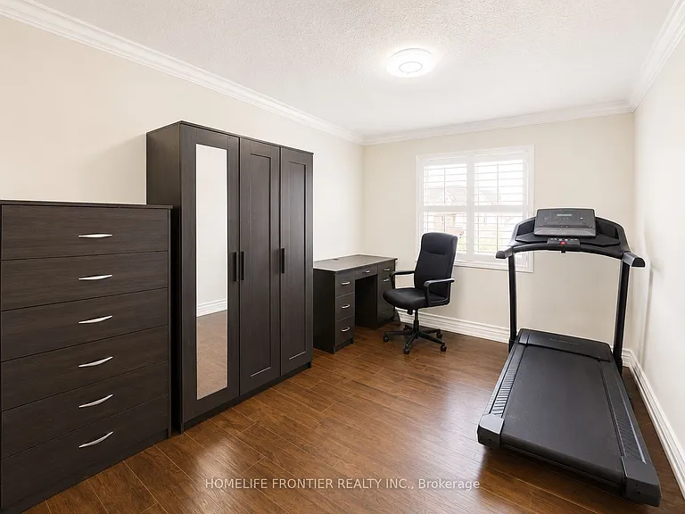 885 Farmstead Dr #UPPER — Photo 21