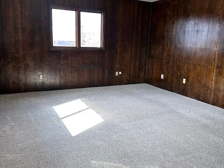 43 — Photo 23