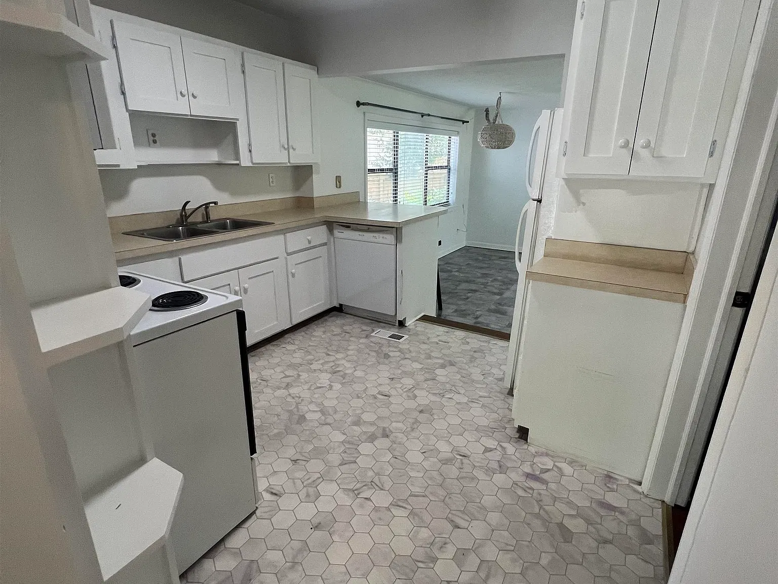 3 bed, 1168 sqft, $2,250 — Photo 4