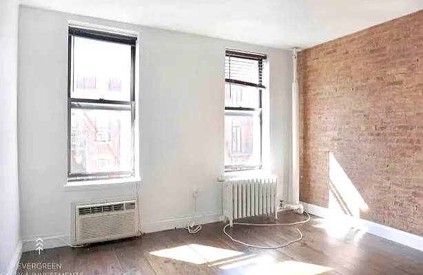 Rented by Evergreen Realty & Investments | media 1