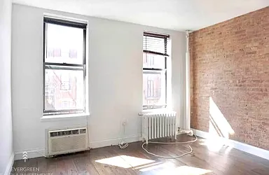 Rented by Evergreen Realty & Investments